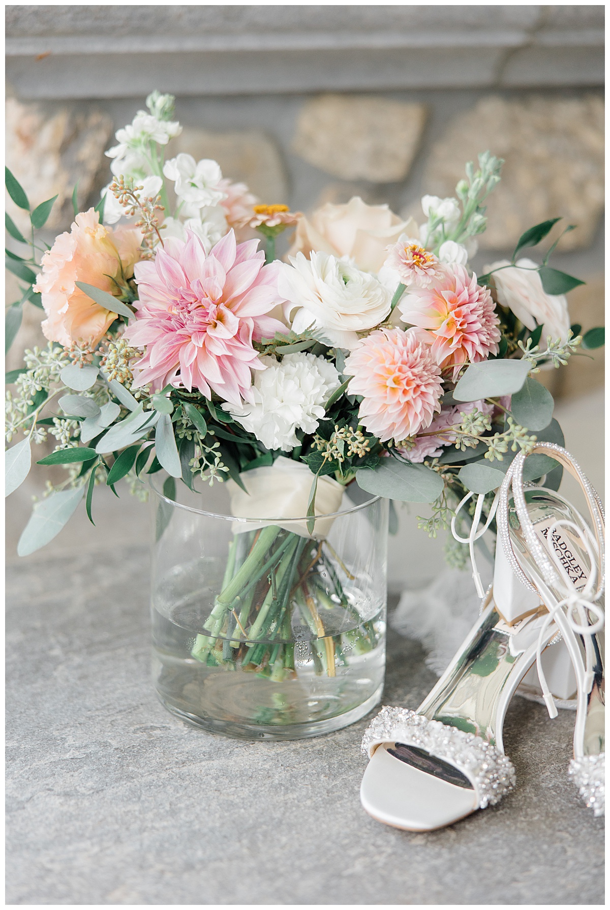 white and pink bouquet 