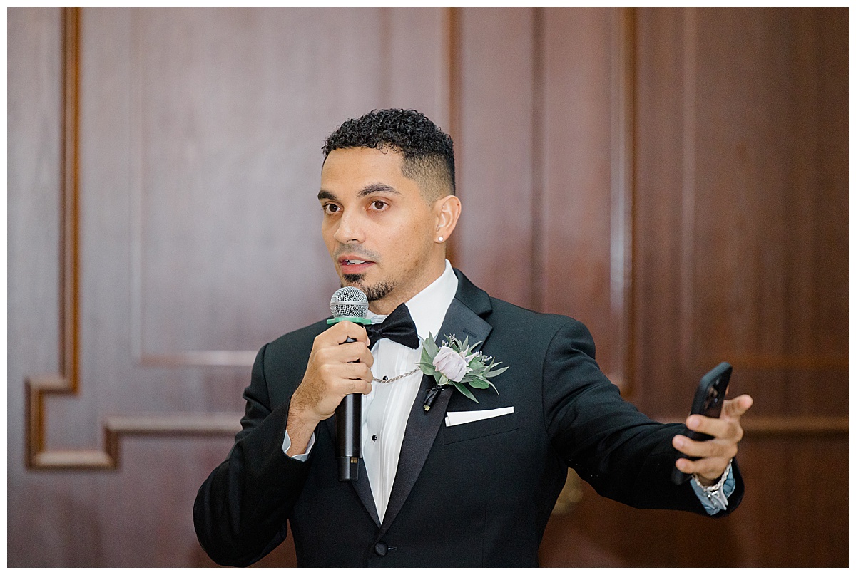 Best man giving speech at wedding. 