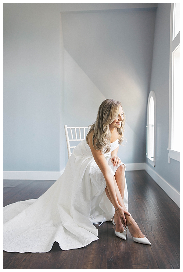 Ryland Inn NJ wedding ceremony with white florals