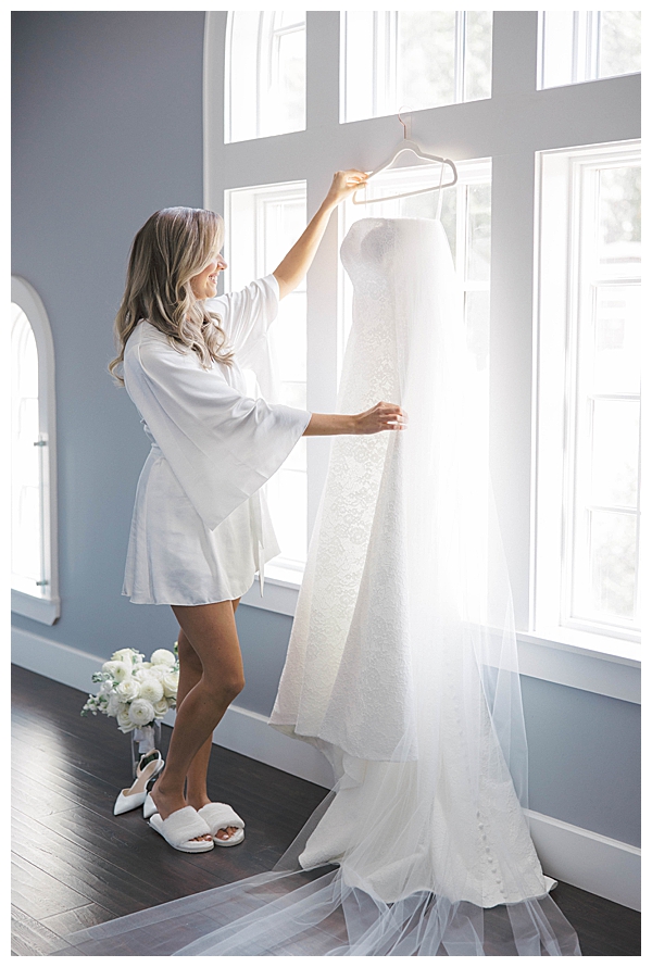 Ryland Inn NJ wedding ceremony with white florals