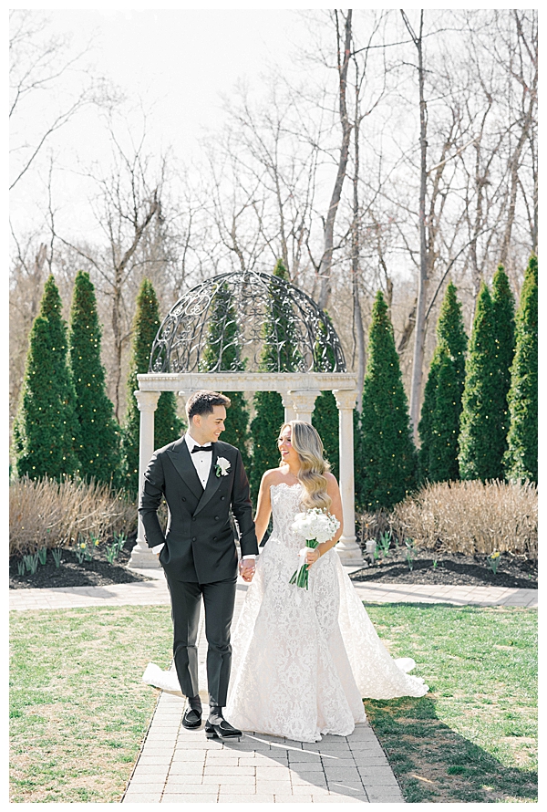 Timeless wedding couple portrait Hamilton Manor wedding