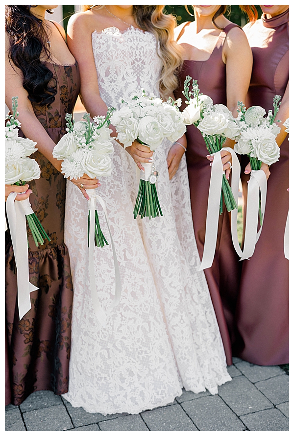 bridesmaids holding bouquets 