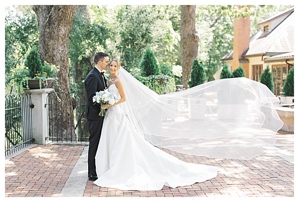 romantic couple portraits Hotel du Village wedding