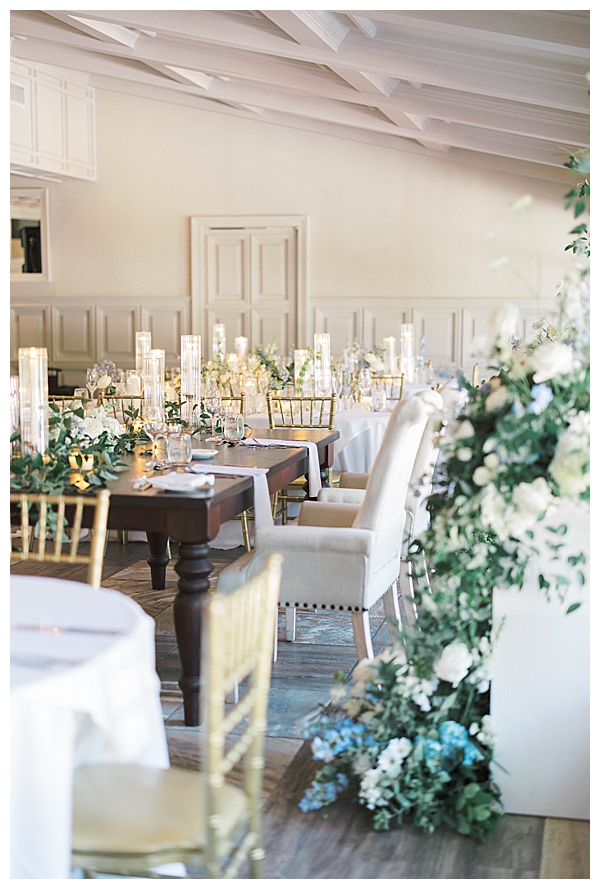 elegant wedding table design blue and white theme